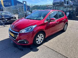 skadebil auto Peugeot 208 1.2 BLUE LION 2017/12