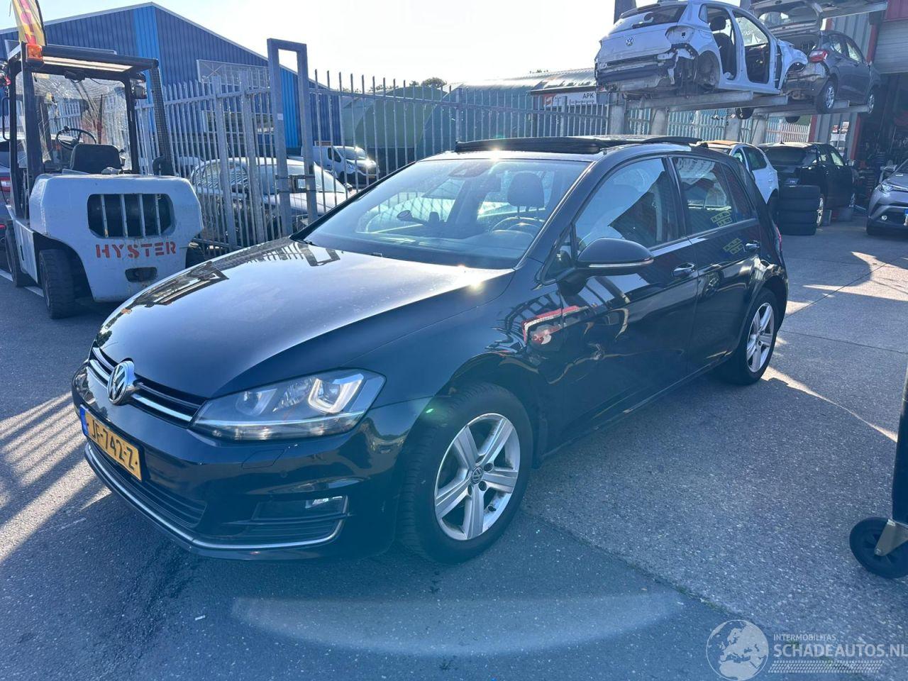 Volkswagen Golf 1.6 TDI /  PANO / LEER / VOLLE AUTO