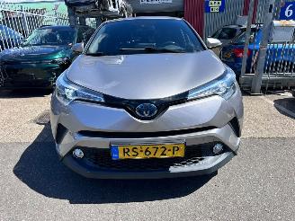 Toyota CH-R 1.8 HYRBIDE picture 2