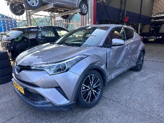 Damaged car Toyota CH-R 1.8 HYRBIDE 2018/1
