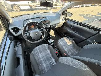 Peugeot 108 1.0 AUTOMAAT picture 7