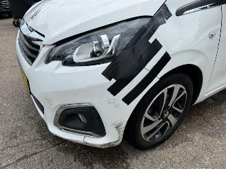 Peugeot 108 1.0 e-VTi Premiere TOP picture 18