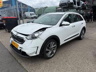 Unfallwagen Kia Niro 1.6 GDI HYBRIDE 2019/6