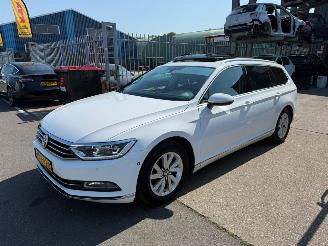 Schadeauto Volkswagen Passat 1.4 TSI / DSG / PANO / LEER / VOLLE AUTO 2016/1