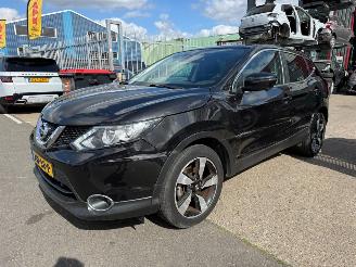 Voiture accidenté Nissan Qashqai 1.2 N-VISION 2017/1