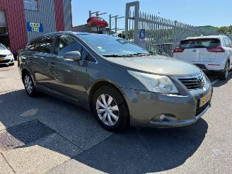 skadebil auto Toyota Avensis 1.8 VVT-i / AUTOMAAT/ PANO 2009/2