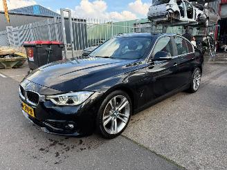 Auto incidentate BMW 3-serie 330e HIGH EXECUTIVE 2016/12