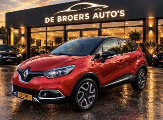 Damaged car Renault Captur 1.2 TCe / AUTOMAAT/ HELLY HANSEN 2014/7