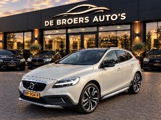 skadebil auto Volvo V-40 2.0 D4 NORDIC + CROSS COUNTRY / PANO / LEER 2016/11