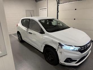 uszkodzony samochody osobowe Dacia Sandero  2024/6