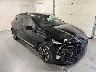 krockskadad bil auto Renault Clio  2024/7