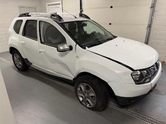 damaged passenger cars Dacia Duster  2017/3