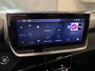 Peugeot 2008  picture 14