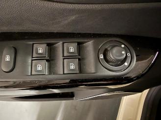 Renault Captur  picture 12