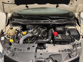 Renault Captur  picture 23