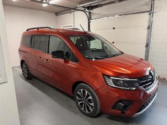 Schadeauto Renault Kangoo NAVI CAMERA 2025/12