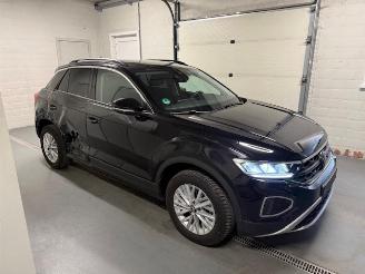 Schadeauto Volkswagen T-Roc  2024/2
