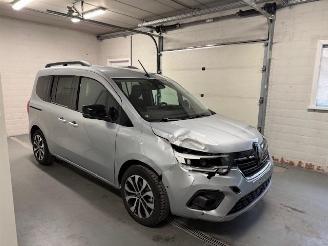 Schadeauto Renault Kangoo  2025/3