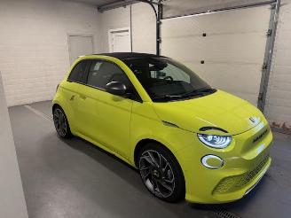 krockskadad bil auto Abarth 595  2023/6