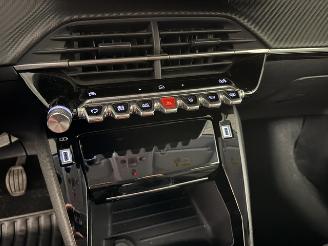 Peugeot 208  picture 14