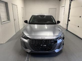 Peugeot 208  picture 2