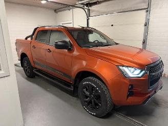 Schadeauto Isuzu D-Max LIMITED EDITION // OMURO // 2023/8