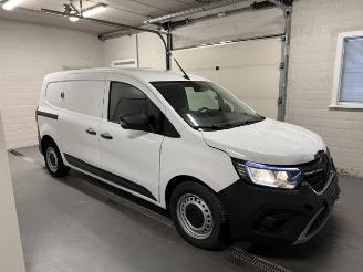 uszkodzony samochody osobowe Renault Kangoo  2025/3