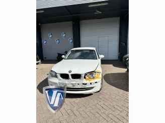 Coche siniestrado BMW 1-serie 1 serie (E81), Hatchback 3-drs, 2006 / 2012 118i 16V 2009/5