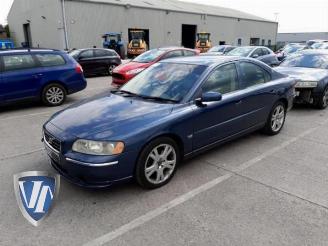 Vrakbiler auto Volvo S-60 S60 I (RS/HV), Sedan, 2000 / 2010 2.4 D5 20V 2006/2