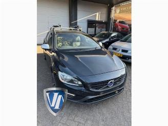 Vrakbiler auto Volvo V-60 V60 I (FW/GW), Combi, 2010 / 2018 2.0 D4 16V 2016/3