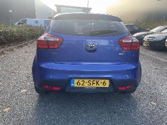 Kia Rio 5drs airco picture 2