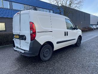 Vaurioauto  passenger cars Opel Combo 1.3 cdti 70kw 2019/1