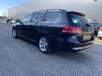 uszkodzony samochody osobowe Volkswagen Passat 1.6 tdi 77kw 2013/11