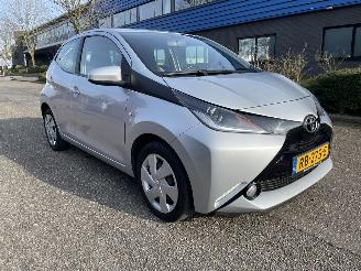 Toyota Aygo 5drs xplay picture 6