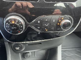 Renault Clio 5drs clima picture 12