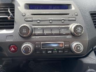 Honda Civic hybrid sedan picture 13