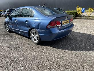 Honda Civic hybrid sedan picture 3