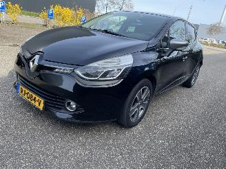 uszkodzony samochody osobowe Renault Clio 5drs airco 2015/7