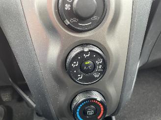 Toyota Yaris 1.0 5drs picture 13