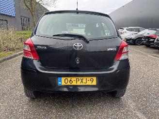 Toyota Yaris 1.0 5drs picture 5