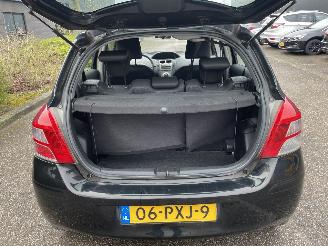 Toyota Yaris 1.0 5drs picture 12