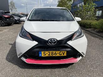 Toyota Aygo 5drs x-play picture 5