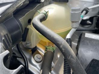 Renault Clio 5drs airco picture 8