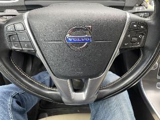 Volvo V-60 2.4 D plug in hybrid picture 11
