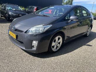 Vaurioauto  passenger cars Toyota Prius 1.8 hybrid 2010/11