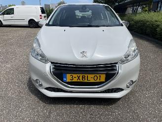 Peugeot 208 1.2 5drs clima picture 3