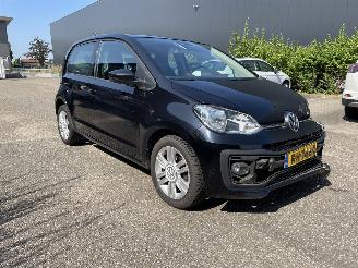 damaged passenger cars Volkswagen Up! 5drs high up 2017/11