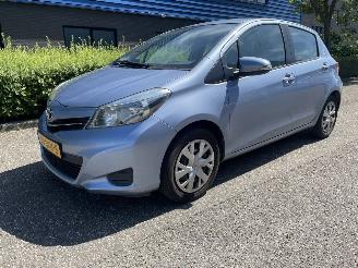 Coche accidentado Toyota Yaris 1.3 5drs 2011/12