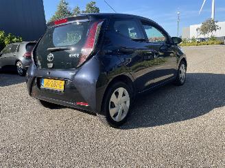 Toyota Aygo 5drs xplay picture 6