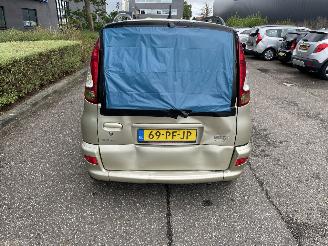 Vaurioauto  passenger cars Toyota Yaris 1.3 Aut. 2003/10